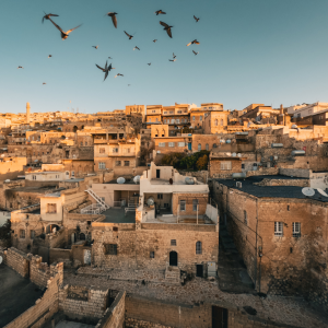 Mardin’de Bir Kültür Yolculuğu: Taş Evler ve Dar Sokaklar